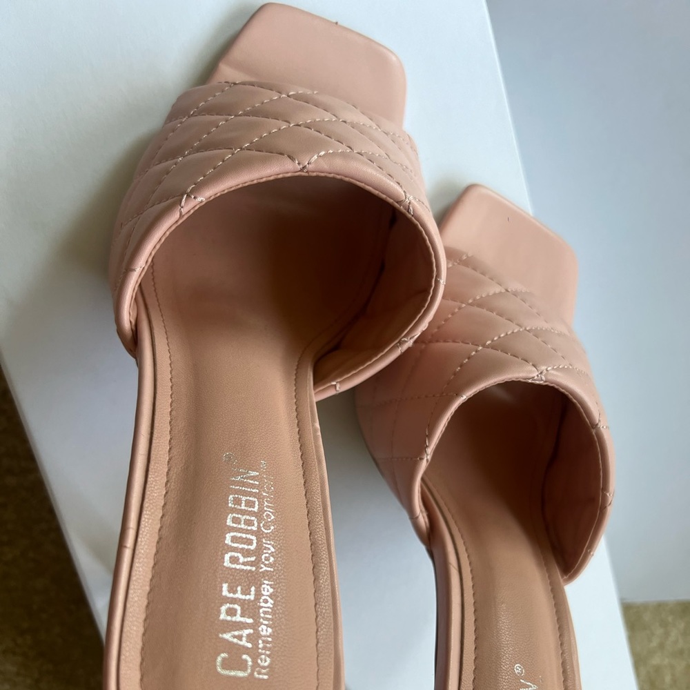 Miss Lola BRAND NEW nude heels